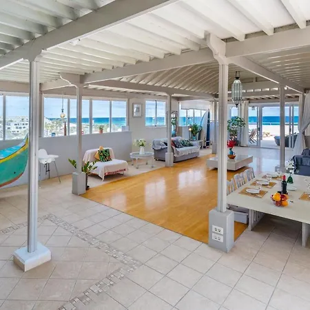 Ocean View Penthouse - Location - 100m To The