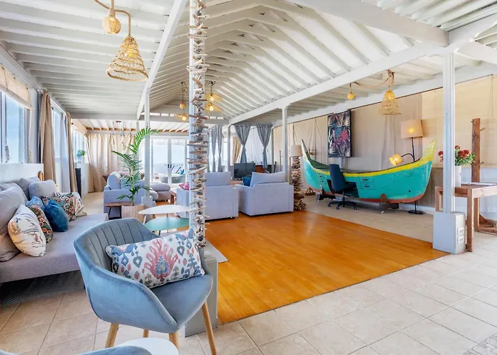 Ocean View Penthouse - Location - 100m To The *