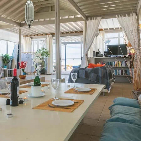 Ocean View Penthouse - Location - 100m To The