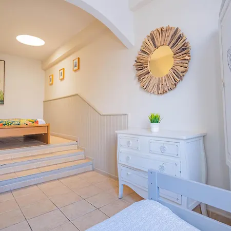 Ocean View Penthouse - Location - 100m To The 코스타 테기세