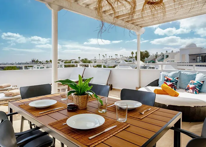 Ocean View Penthouse - Location - 100m To The