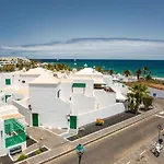 Ocean View Penthouse - Location - 100m To The