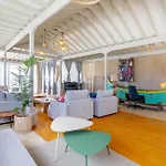 Ocean View Penthouse - Location - 100m To The