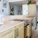 Ocean View Penthouse - Location - 100m To The Apartment *